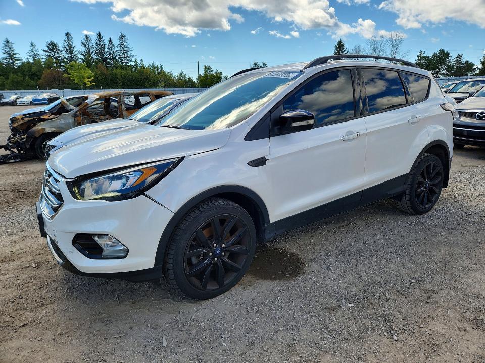 63548956 :رقم المزاد ، 1FMCU9J98HUE78654 vin ، 2017 Ford Escape مزاد بيع