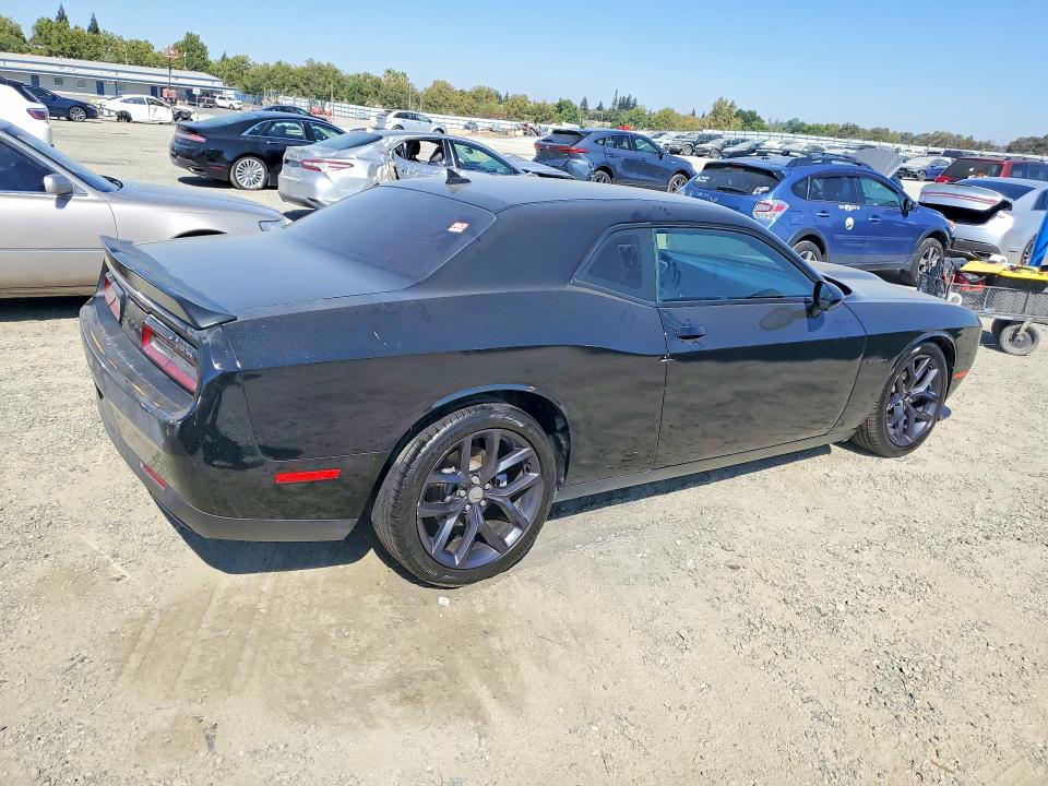 65273176 :رقم المزاد ، 2C3CDZBT0MH637957 vin ، 2021 Dodge Challenger مزاد بيع