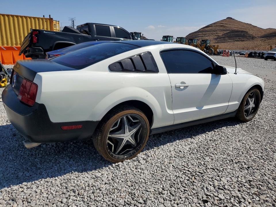 64815196 :رقم المزاد ، 1ZVFT80NX55130466 vin ، 2005 Ford Mustang مزاد بيع