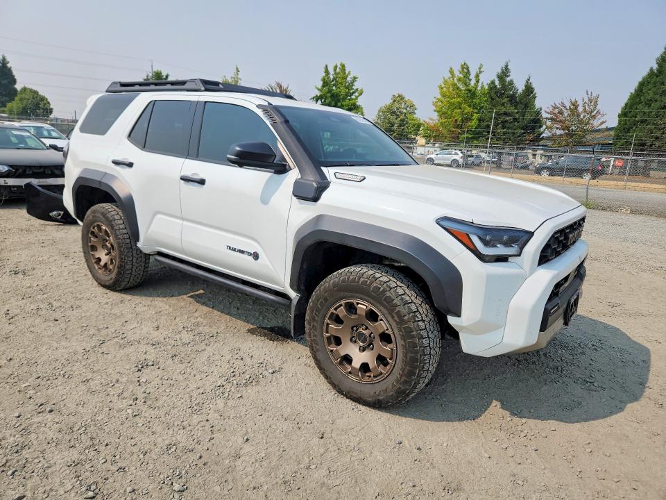 Продажа на аукционе авто 2025 Toyota 4runner, vin: JTEVB5BR8S5006560, номер лота: 60245896
