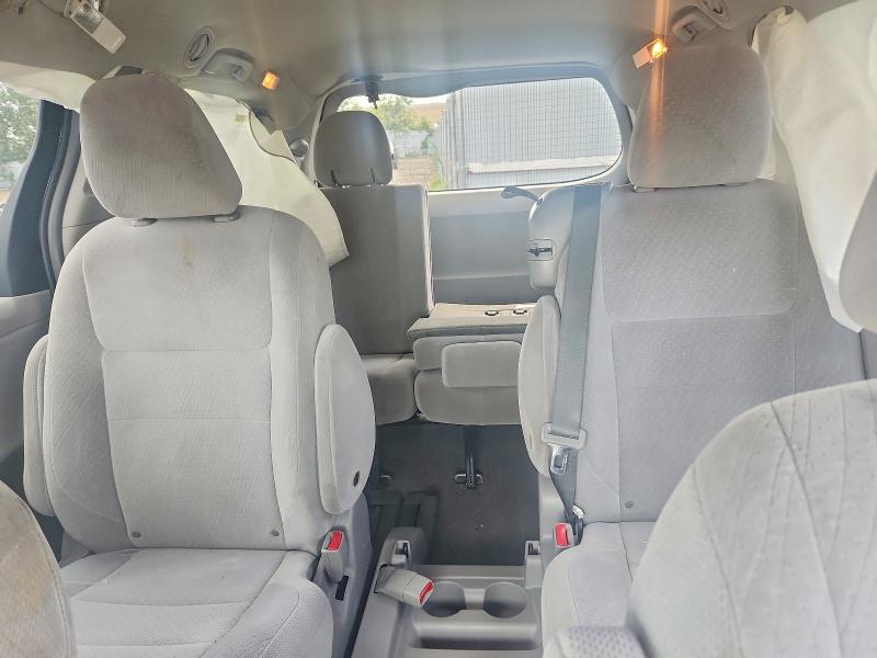 63797236 :رقم المزاد ، 5TDKK3DC3FS581251 vin ، 2015 Toyota Sienna مزاد بيع
