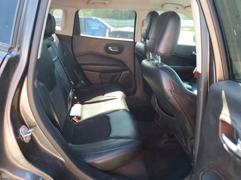 63827396 :رقم المزاد ، 3C4NJDBB9JT167843 vin ، 2018 Jeep Compass مزاد بيع