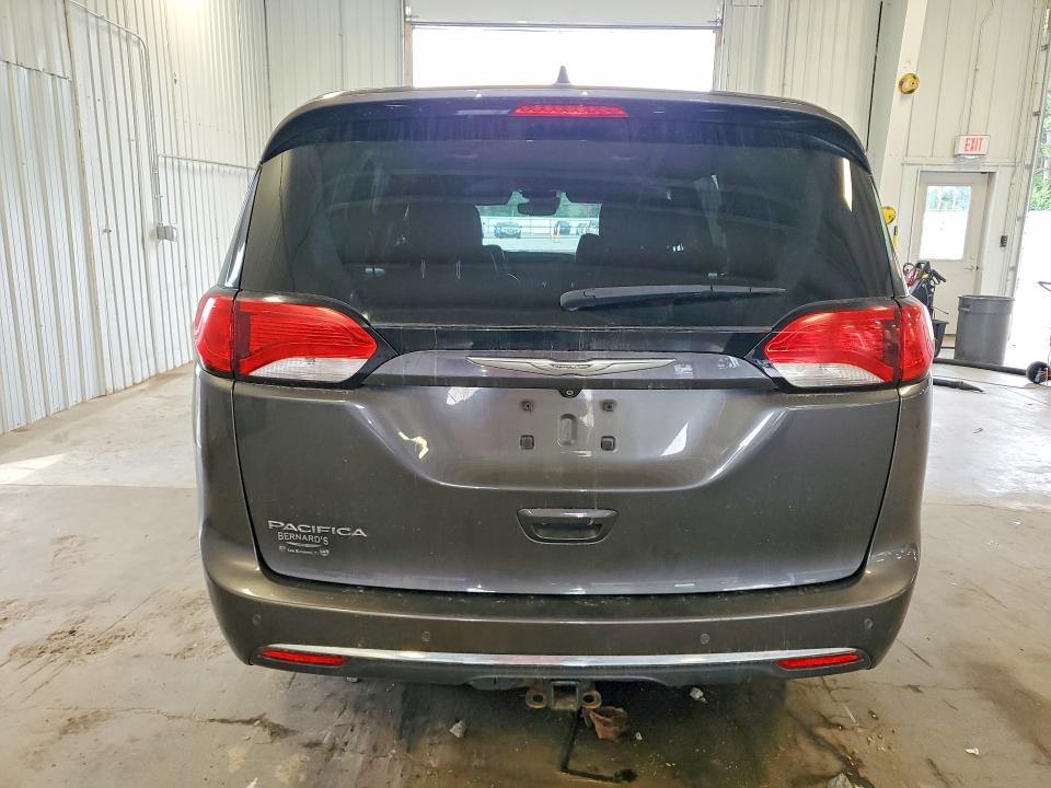 63586626 :رقم المزاد ، 2C4RC1EG5HR623657 vin ، 2017 Chrysler Pacifica مزاد بيع