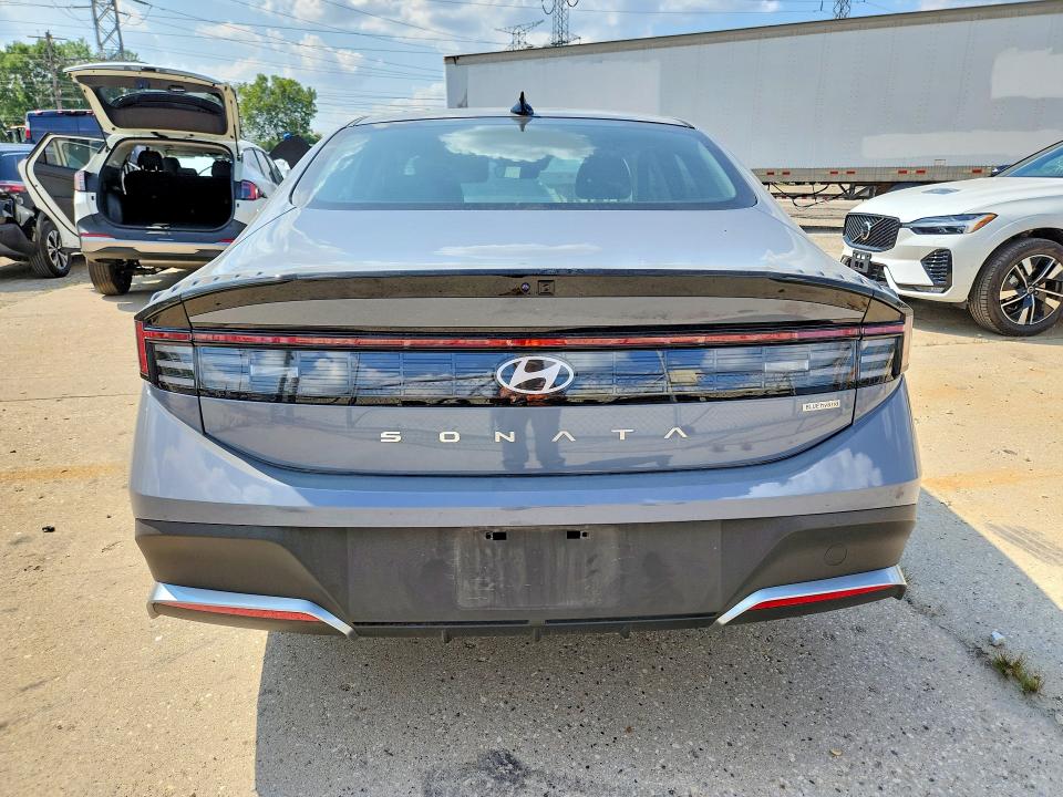 2026 Hyundai Sonata Hybrid მანქანა იყიდება აუქციონზე, vin: KMHL24JJ7TA165334, აუქციონის ნომერი: 67196186
