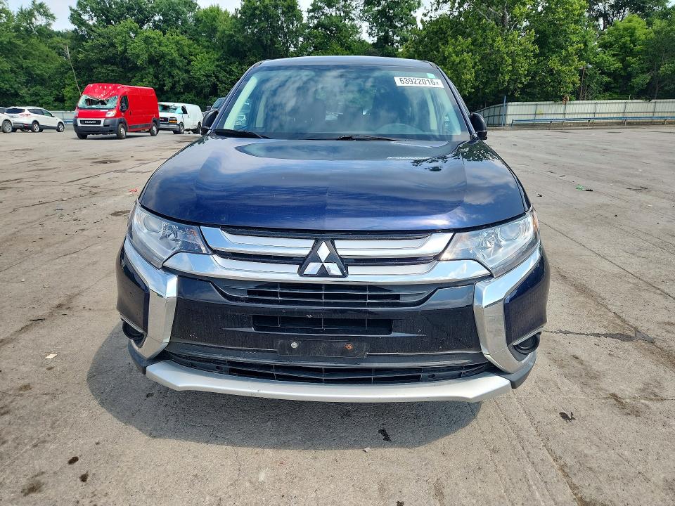 63922016 :رقم المزاد ، JA4AZ3A31JZ059294 vin ، 2018 Mitsubishi Outlander مزاد بيع