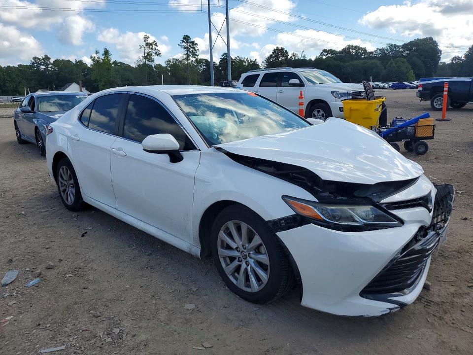 Продаж на аукціоні авто 2019 Toyota Camry, vin: 4T1B11HK9KU789824, номер лоту: 64322186