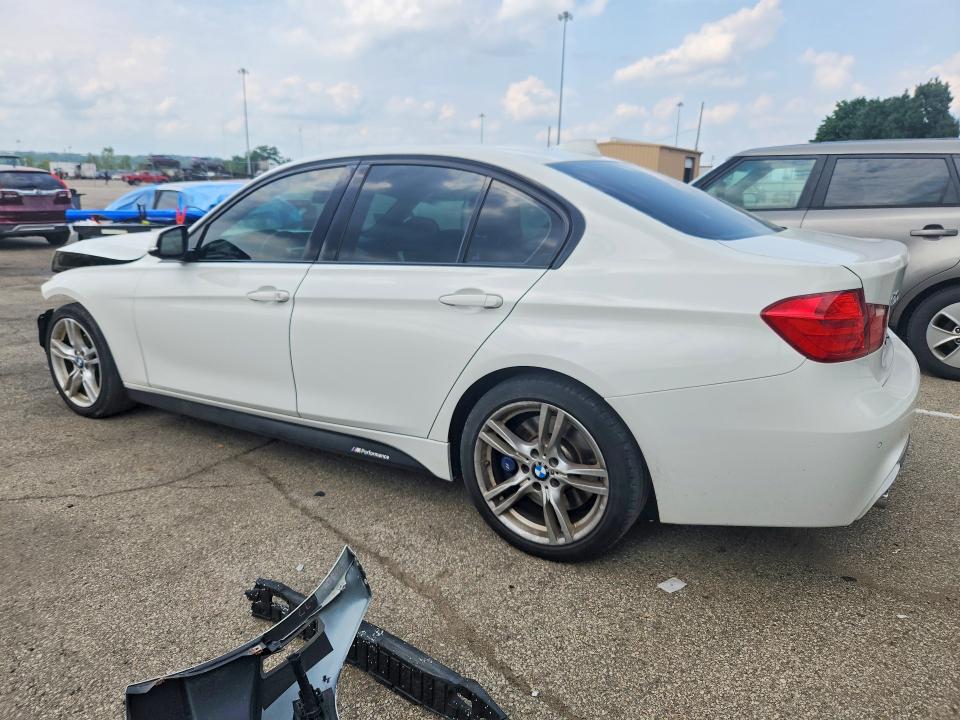 2014 Bmw 335 მანქანა იყიდება აუქციონზე, vin: WBA3B9G53ENR92638, აუქციონის ნომერი: 64011696