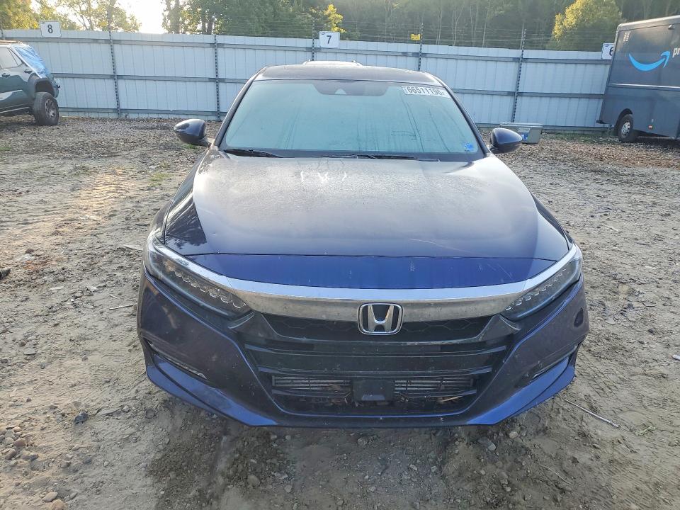 2018 Honda Accord მანქანა იყიდება აუქციონზე, vin: 1HGCV1F93JA046137, აუქციონის ნომერი: 66511196