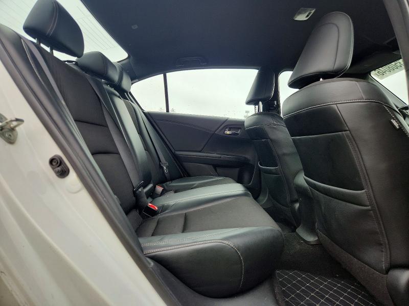Продажа на аукционе авто 2017 Honda Accord, vin: 1HGCR2F5XHA285606, номер лота: 63508046