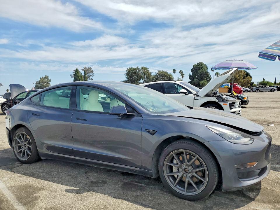 66472776 :رقم المزاد ، 5YJ3E1EB2NF136752 vin ، 2022 Tesla Model 3 مزاد بيع