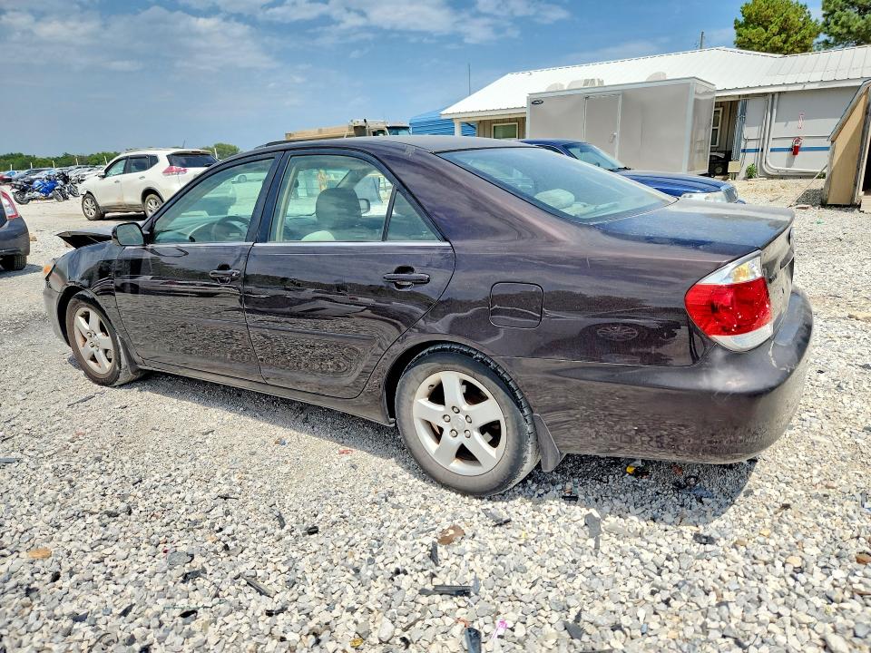 64042486 :رقم المزاد ، 4T1BF32K53U553307 vin ، 2003 Toyota Camry مزاد بيع