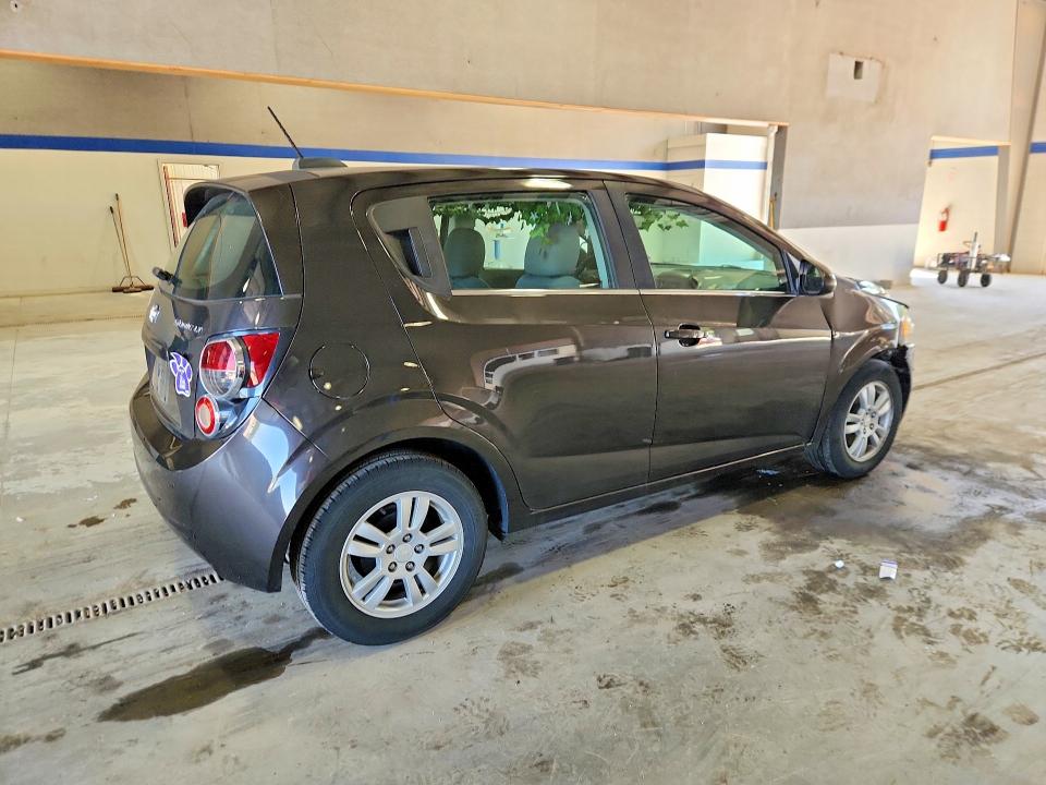 66084276 :رقم المزاد ، 1G1JC6SH5F4124440 vin ، 2015 Chevrolet Sonic مزاد بيع