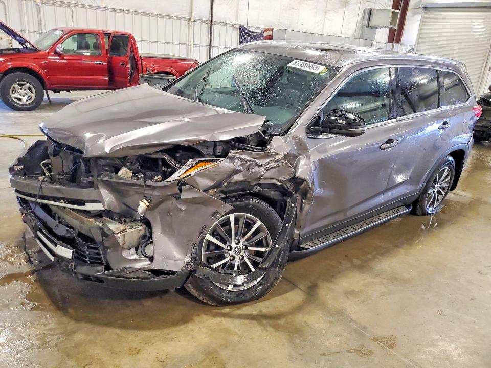 2019 Toyota Highlander მანქანა იყიდება აუქციონზე, vin: 5TDJZRFHXKS592650, აუქციონის ნომერი: 63300996