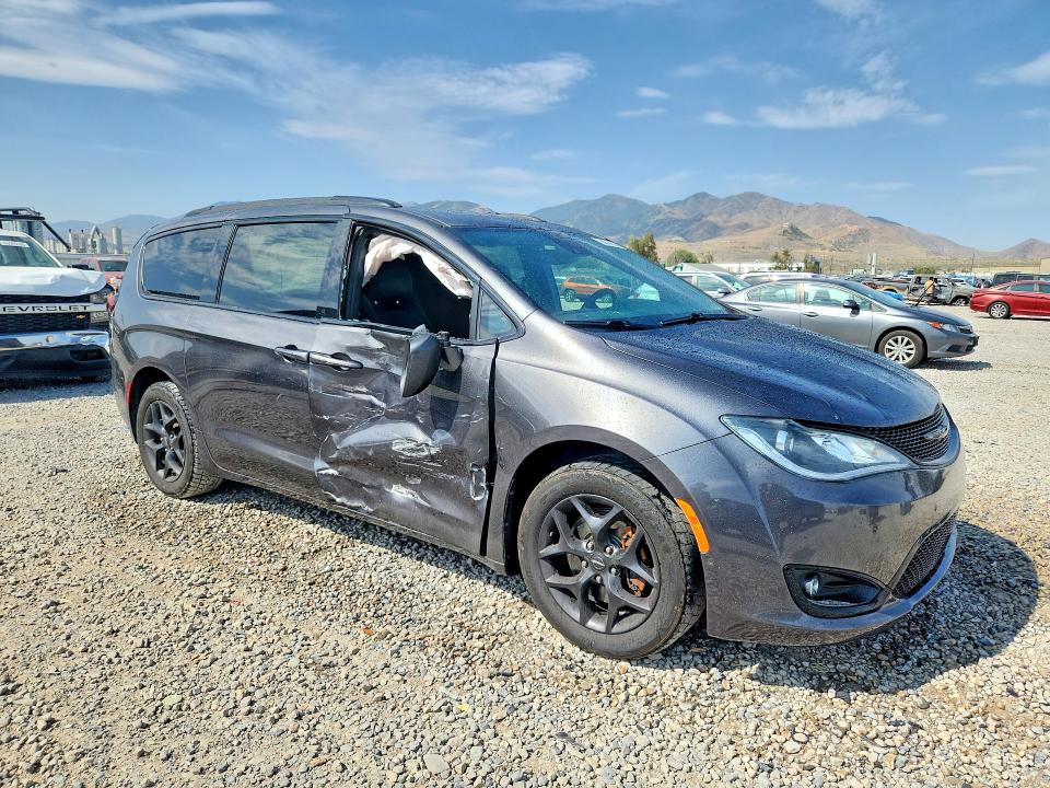 Auction sale of the 2019 Chrysler Pacifica, vin: 2C4RC1EGXKR751495, lot number: 64661536