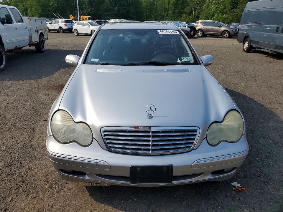 2001 Mercedes-benz C მანქანა იყიდება აუქციონზე, vin: WDBRF61J21F131458, აუქციონის ნომერი: 64264116