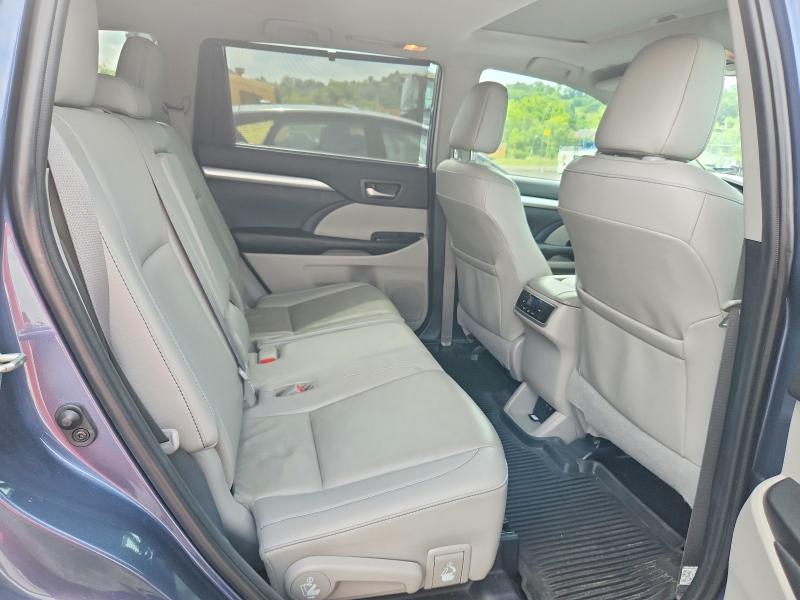 Продажа на аукционе авто 2019 Toyota Highlander, vin: 5TDJZRFH5KS944033, номер лота: 65202456