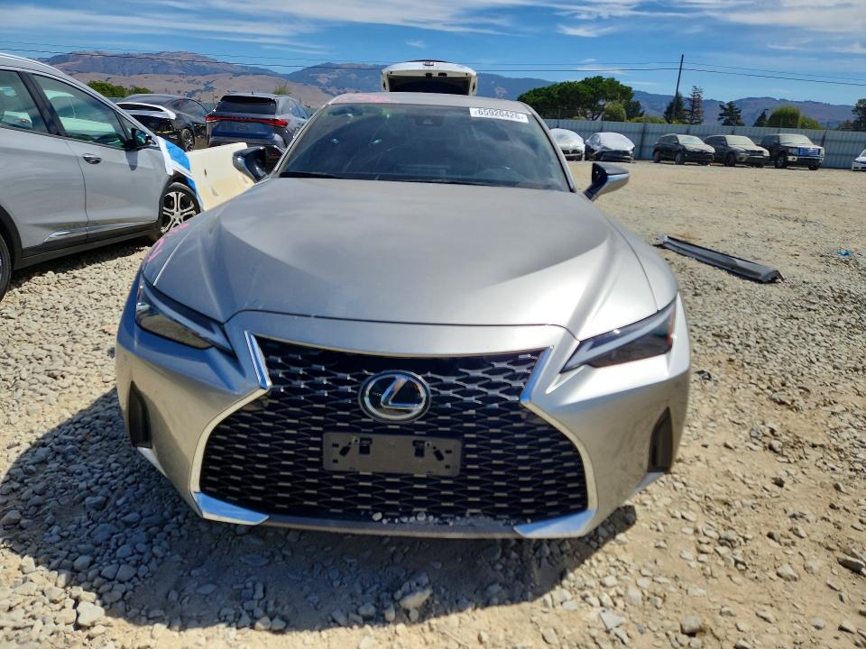 65920426 :رقم المزاد ، JTHCA1D22M5112169 vin ، 2021 Lexus Is مزاد بيع