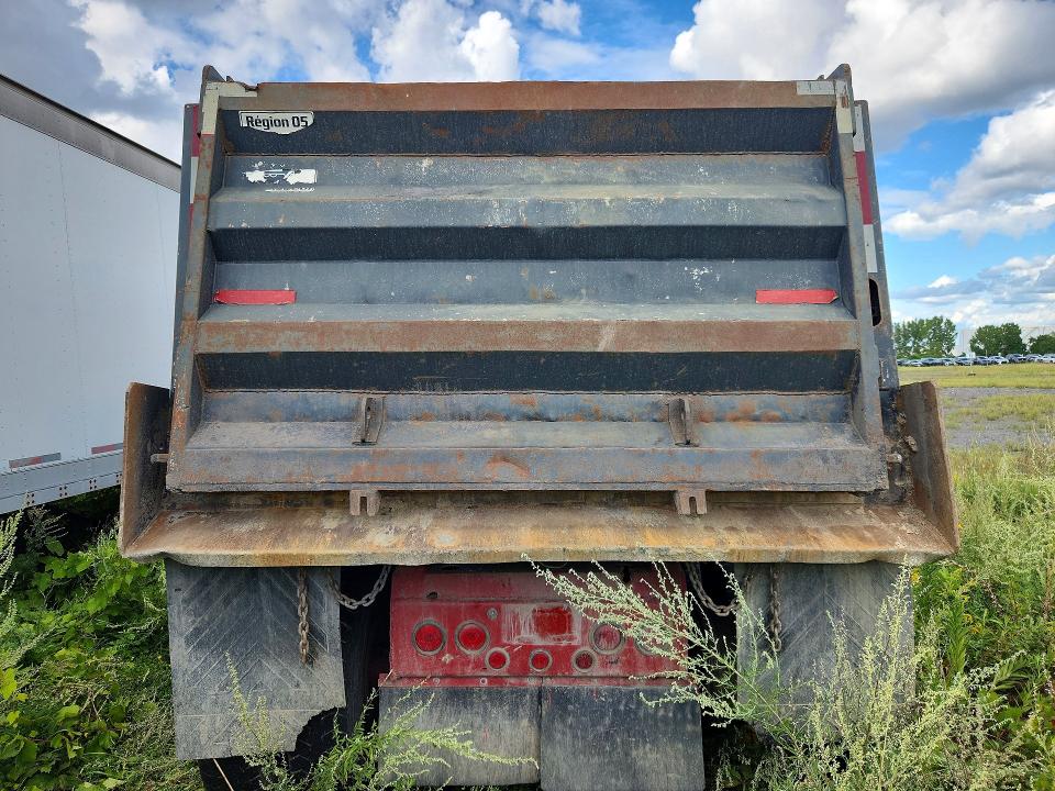 2001 Midland Construction Equipment მანქანა იყიდება აუქციონზე, vin: 2MFB2R6C31R001394, აუქციონის ნომერი: 66084156