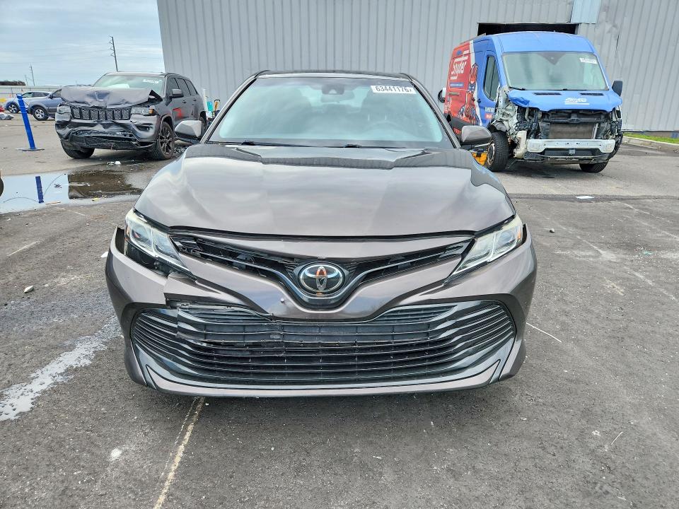 Продаж на аукціоні авто 2018 Toyota Camry, vin: 4T1B11HK6JU574237, номер лоту: 63441176