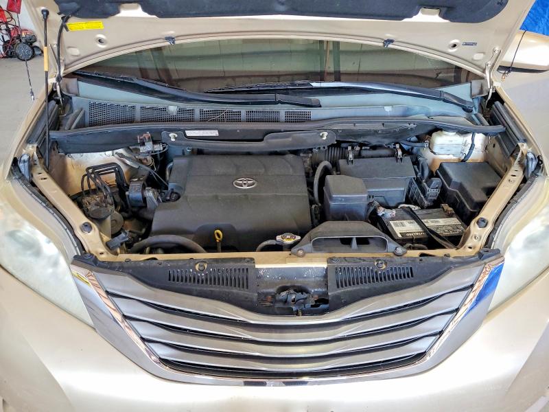2013 Toyota Sienna მანქანა იყიდება აუქციონზე, vin: 5TDYK3DC6DS404703, აუქციონის ნომერი: 63640276