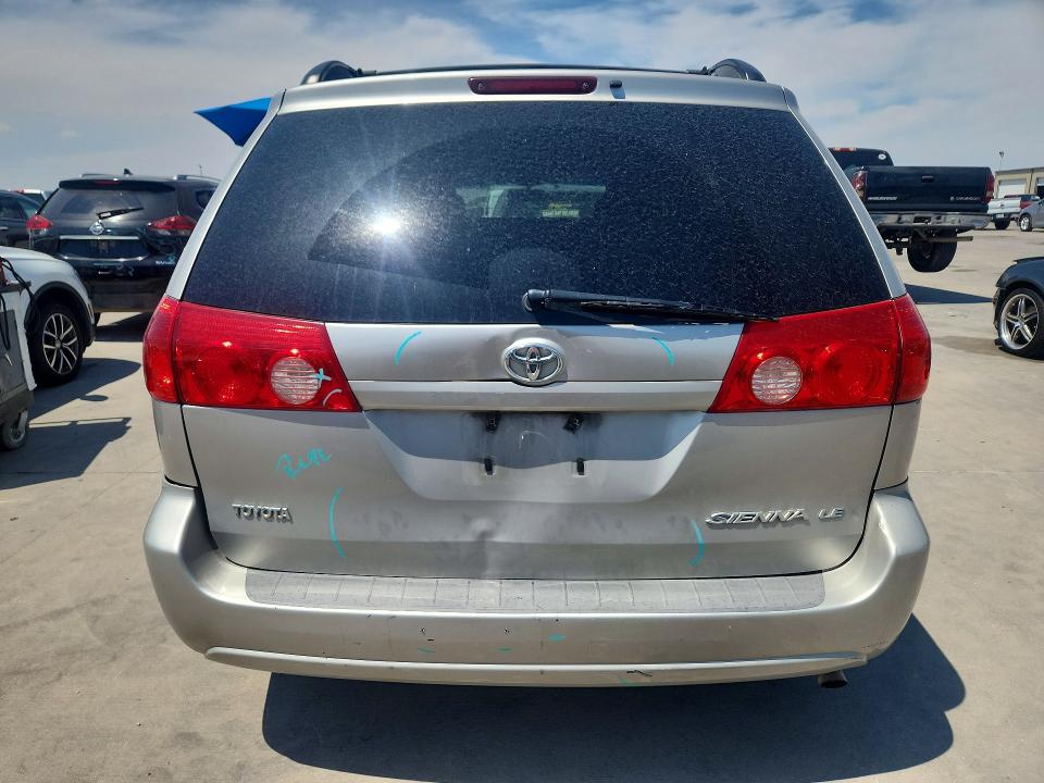 2010 Toyota Sienna მანქანა იყიდება აუქციონზე, vin: 5TDKK4CCXAS330601, აუქციონის ნომერი: 65444576