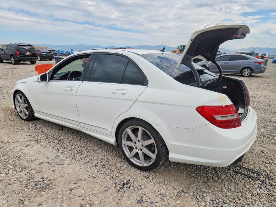 2014 Mercedes-benz C მანქანა იყიდება აუქციონზე, vin: WDDGF4HB9EA960922, აუქციონის ნომერი: 66769076