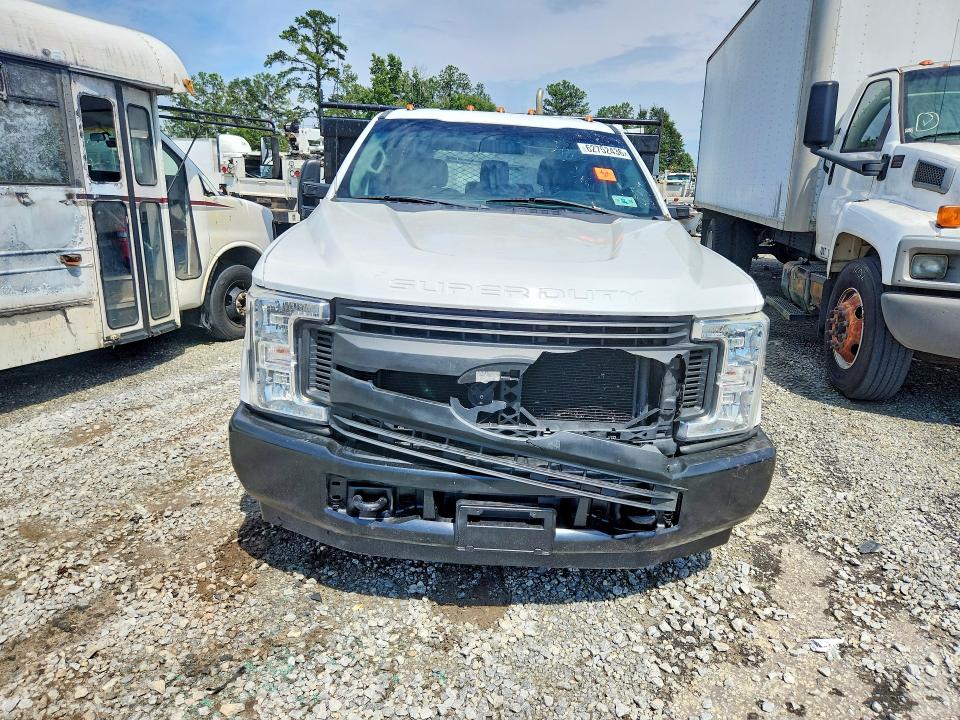 62752436 :رقم المزاد ، 1FDRF3GTXKEC25955 vin ، 2019 Ford F350 مزاد بيع