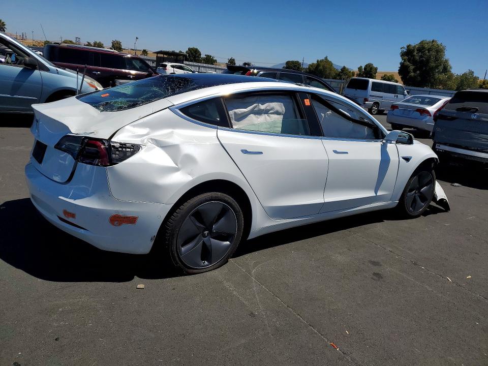 2020 Tesla Model 3 მანქანა იყიდება აუქციონზე, vin: 5YJ3E1EA9LF613939, აუქციონის ნომერი: 64133516