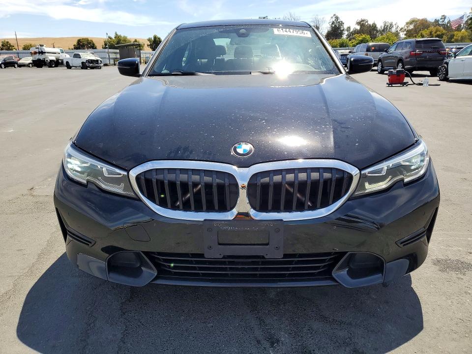 61447956 :رقم المزاد ، 3MW5R1J04N8C43434 vin ، 2022 Bmw 330i مزاد بيع