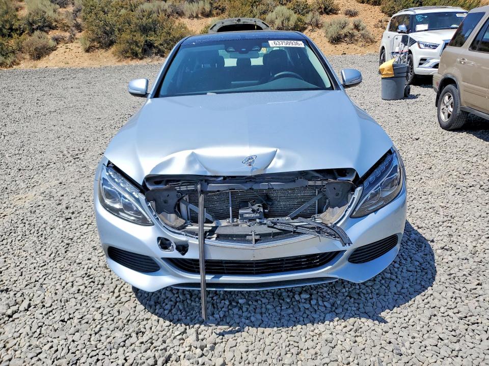 2015 Mercedes-benz C მანქანა იყიდება აუქციონზე, vin: 55SWF4KB8FU073463, აუქციონის ნომერი: 63750936