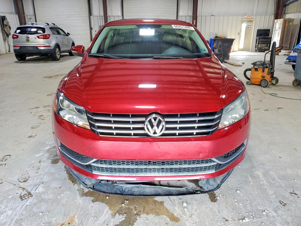 66251466 :رقم المزاد ، 1VWBV7A36FC042205 vin ، 2015 Volkswagen Passat مزاد بيع