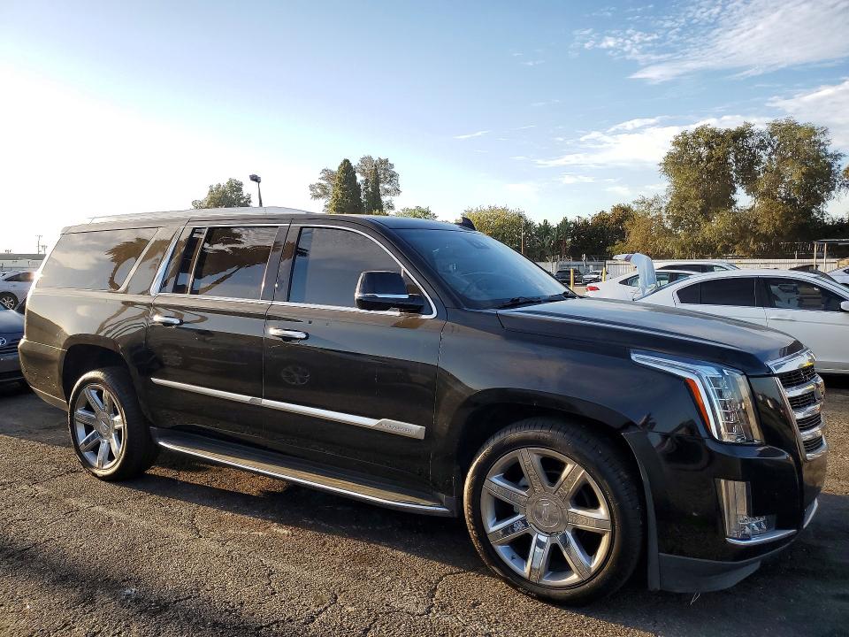 2020 Cadillac Escalade მანქანა იყიდება აუქციონზე, vin: 1GYS4HKJ3LR122119, აუქციონის ნომერი: 66076486