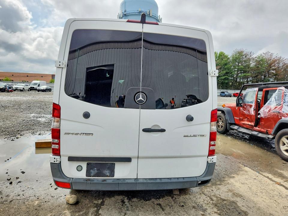 64437816 :رقم المزاد ، 8BRPE7DD8GE123238 vin ، 2016 Mercedes-benz Sprinter مزاد بيع