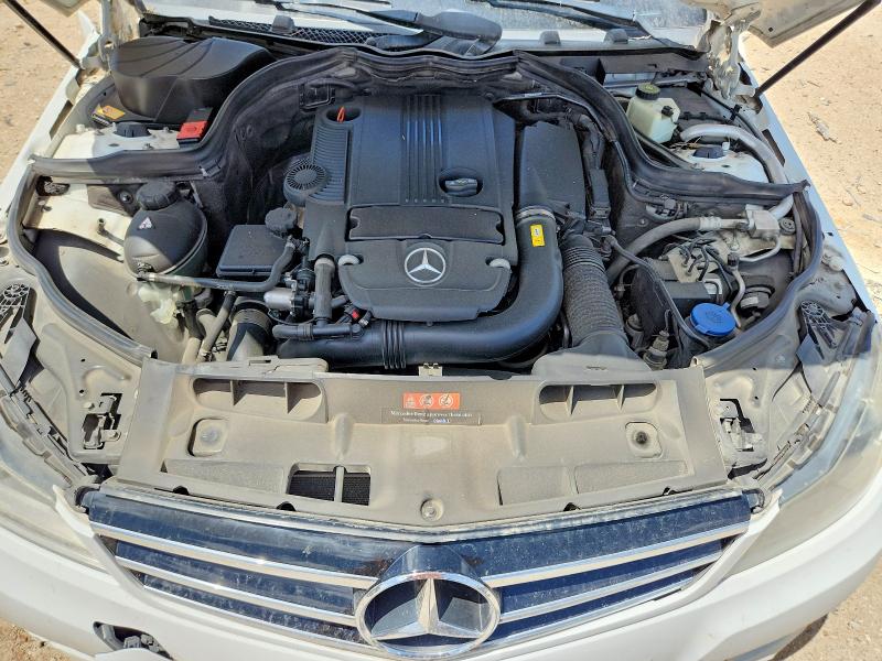 2014 Mercedes-benz C მანქანა იყიდება აუქციონზე, vin: WDDGF4HB0EA957746, აუქციონის ნომერი: 65880266