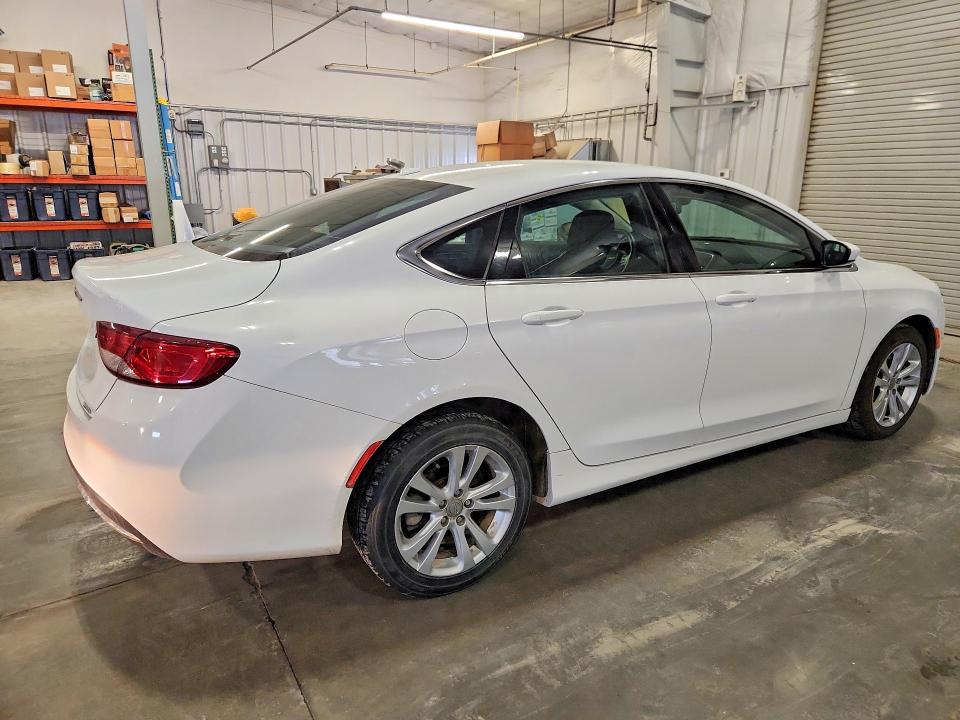 62508226 :رقم المزاد ، 1C3CCCAB5FN689460 vin ، 2015 Chrysler 200 مزاد بيع