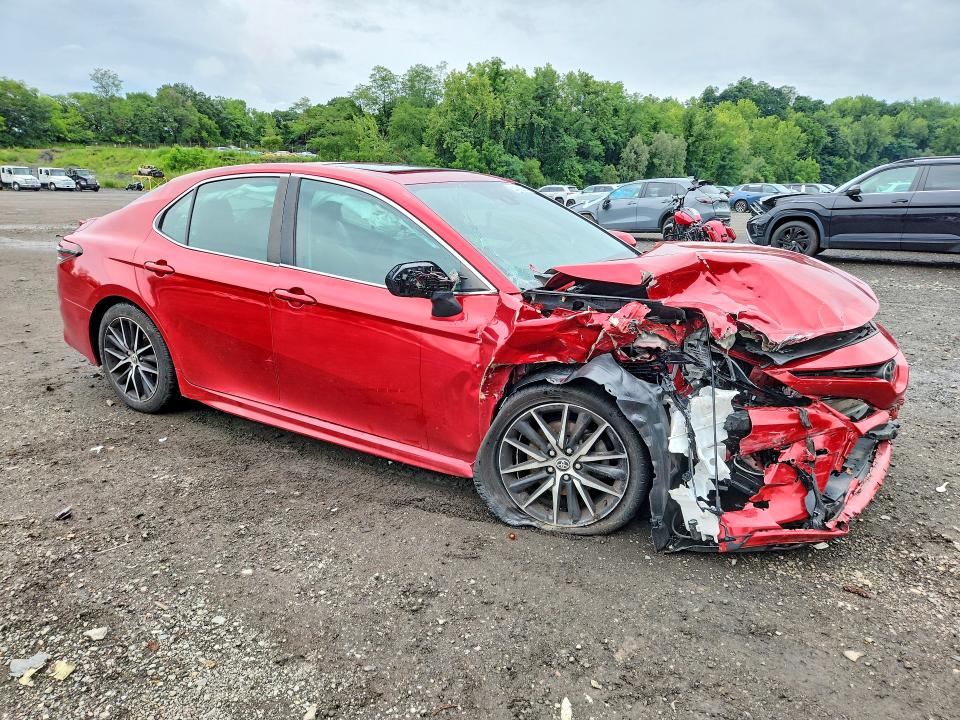 63436516 :رقم المزاد ، 4T1T11BKXMU021916 vin ، 2021 Toyota Camry مزاد بيع