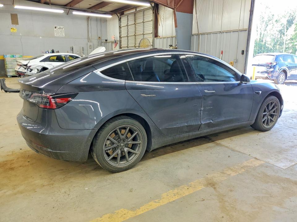 Продажа на аукционе авто 2018 Tesla Model 3, vin: 5YJ3E1EA3JF033616, номер лота: 67023706