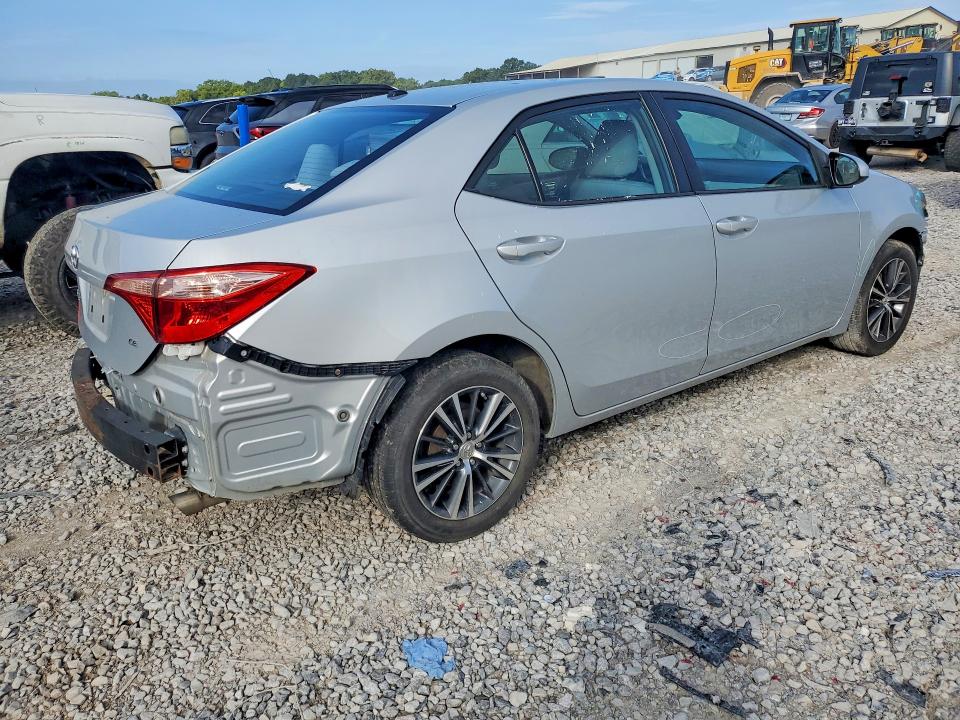 63513636 :رقم المزاد ، 2T1BURHEXHC951373 vin ، 2017 Toyota Corolla مزاد بيع