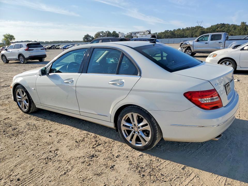 Продаж на аукціоні авто 2012 Mercedes-benz C, vin: WDDGF4HBXCA650260, номер лоту: 64241236