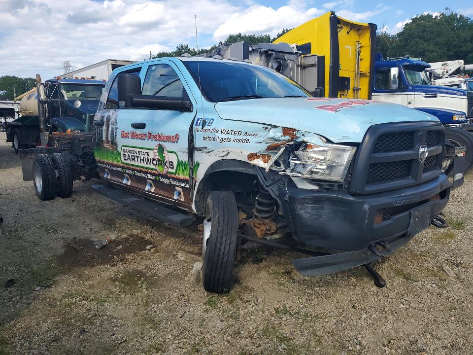 62294126 :رقم المزاد ، 3C7WRNFL1JG352096 vin ، 2018 Ram 5500 مزاد بيع