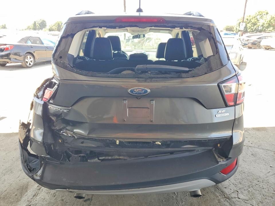 2017 Ford Escape მანქანა იყიდება აუქციონზე, vin: 1FMCU0GD5HUC88043, აუქციონის ნომერი: 63993706