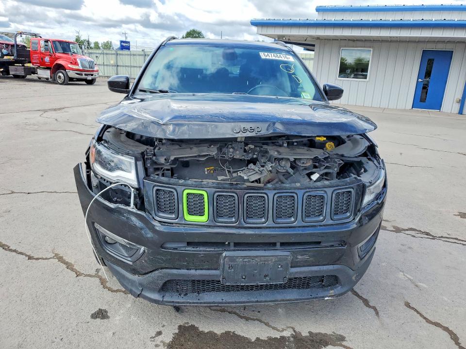 64748416 :رقم المزاد ، 3C4NJDBB6JT261615 vin ، 2018 Jeep Compass مزاد بيع