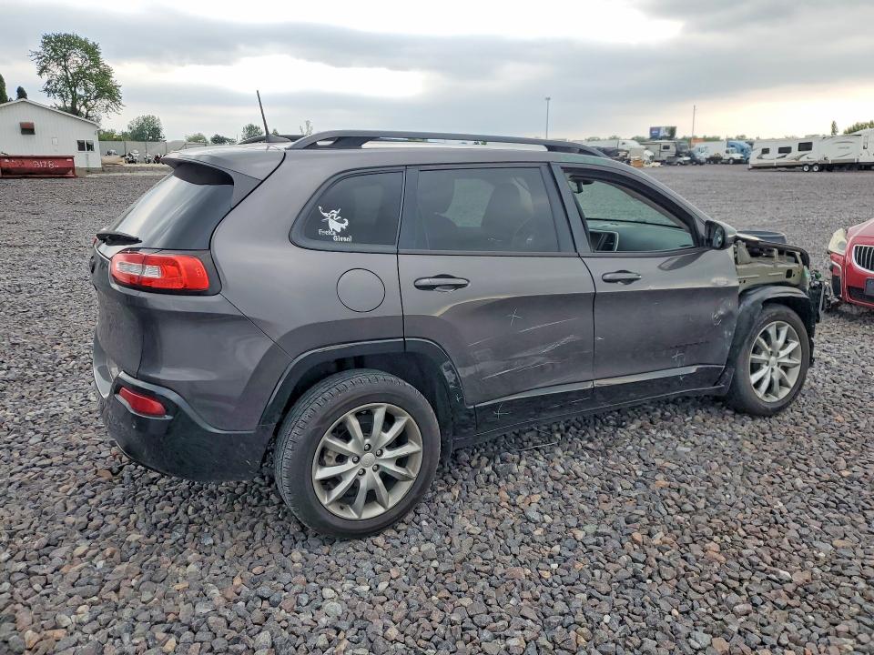 64747626 :رقم المزاد ، 1C4PJLCB4JD588957 vin ، 2018 Jeep Cherokee مزاد بيع