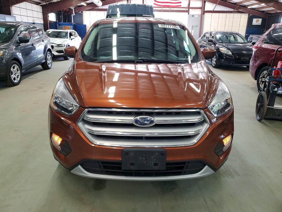 64777126 :رقم المزاد ، 1FMCU9GD1HUA86966 vin ، 2017 Ford Escape مزاد بيع