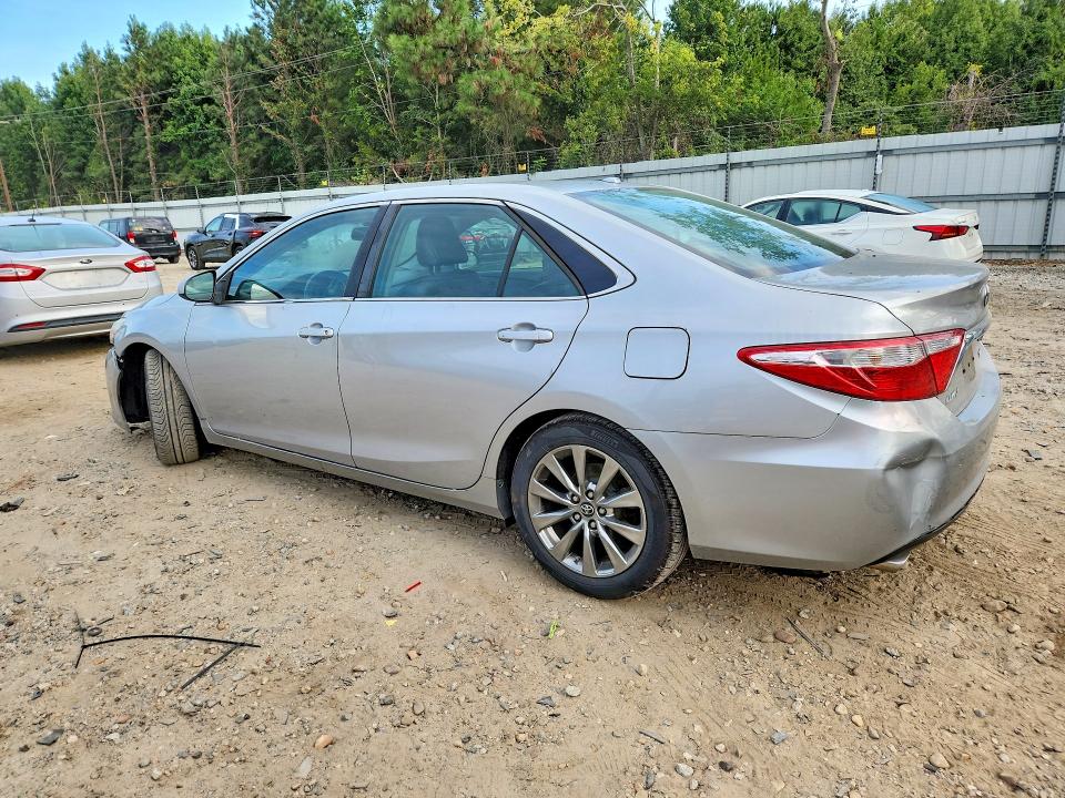 66693246 :رقم المزاد ، 4T1BK1FK8GU030752 vin ، 2016 Toyota Camry مزاد بيع