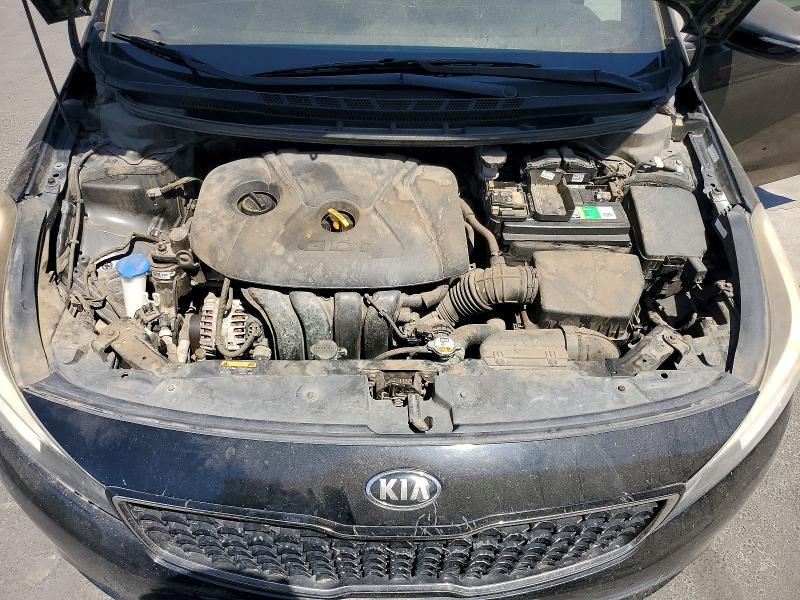 64078056 :رقم المزاد ، KNAFK5A81H5686843 vin ، 2017 Kia Forte5 مزاد بيع