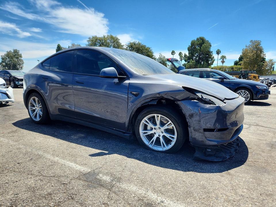 Продажа на аукционе авто 2023 Tesla Model Y, vin: 7SAYGDEE1PF890369, номер лота: 65872656