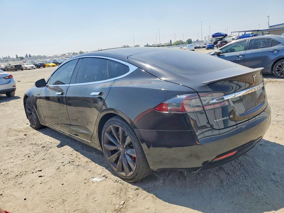 64157856 :رقم المزاد ، 5YJSA1E42GF141171 vin ، 2016 Tesla Model S مزاد بيع