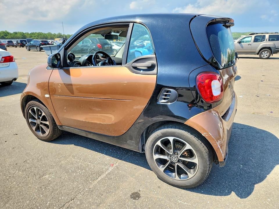 64311476 :رقم المزاد ، WMEFJ5DA5GK069399 vin ، 2016 Smart Fortwo مزاد بيع