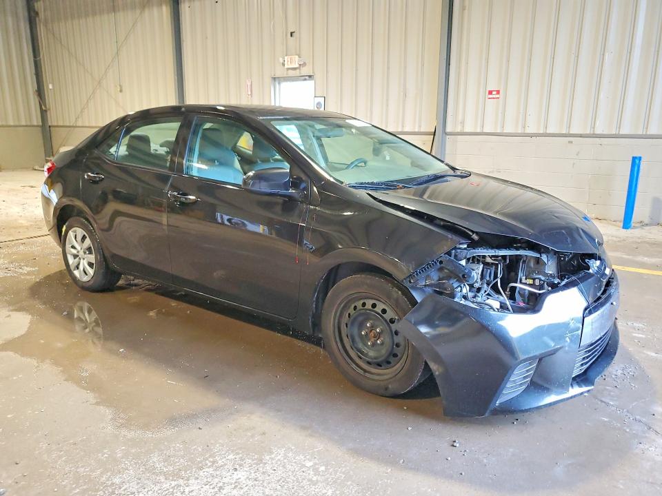 66765726 :رقم المزاد ، 2T1BURHE4FC235405 vin ، 2015 Toyota Corolla مزاد بيع